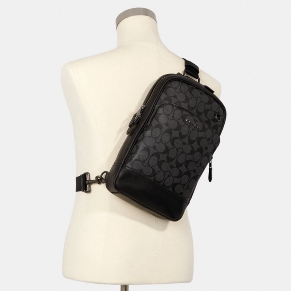 Coach Graham backpack in signature canvas